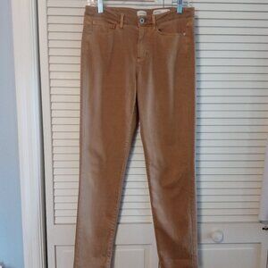 JJIll gold Boyfriend Straight Leg - Ankle Denim pants/jeans.  Size 8.